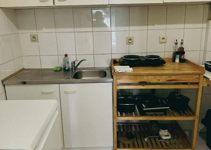 Ideal Studio For Exploring Brussels, Close To Brussels Midi Station And Main Attractions