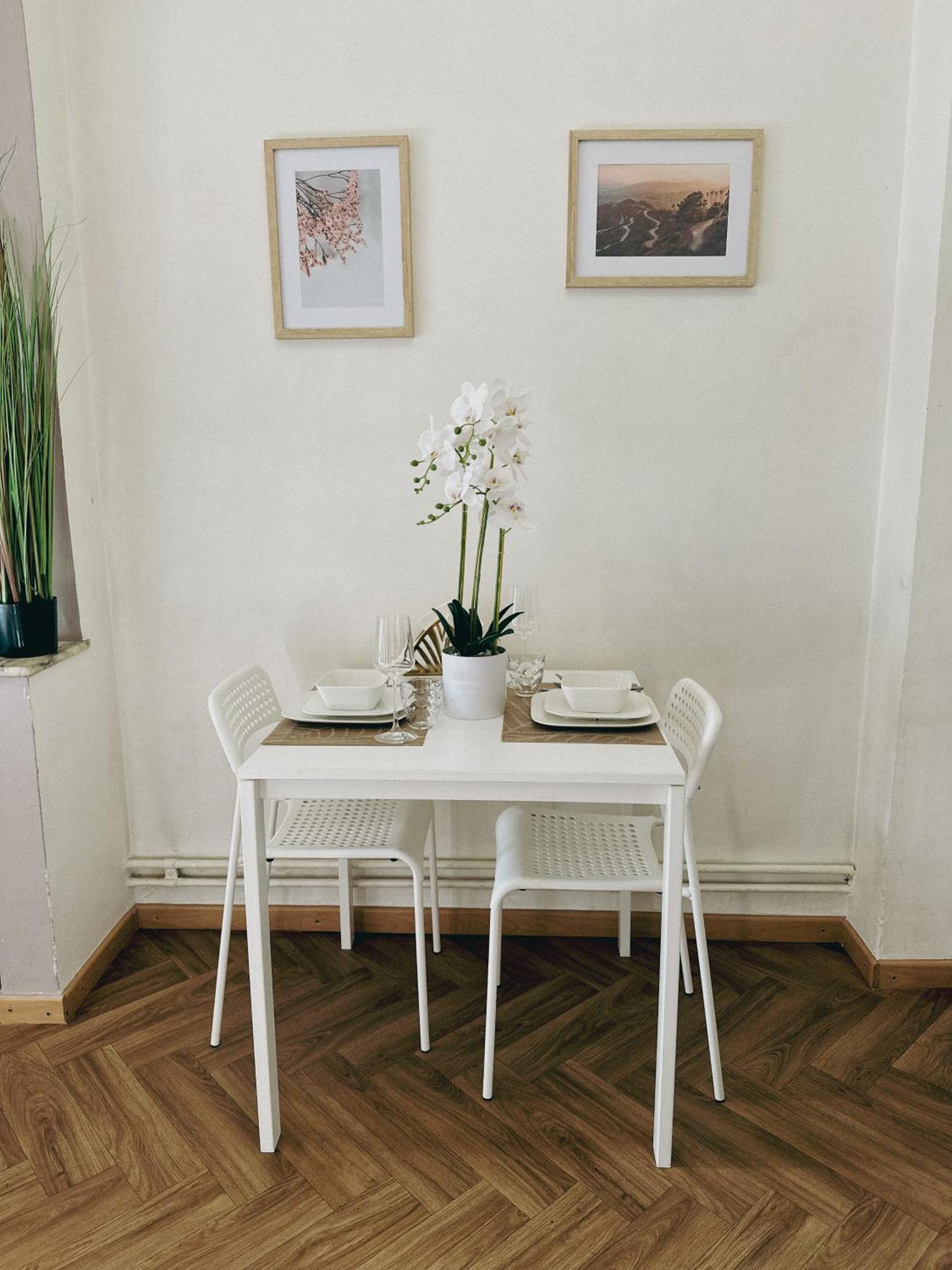 Ideal For Exploring Brussels, Close To Midi Station And Main Attractions Apartamento Bruselas